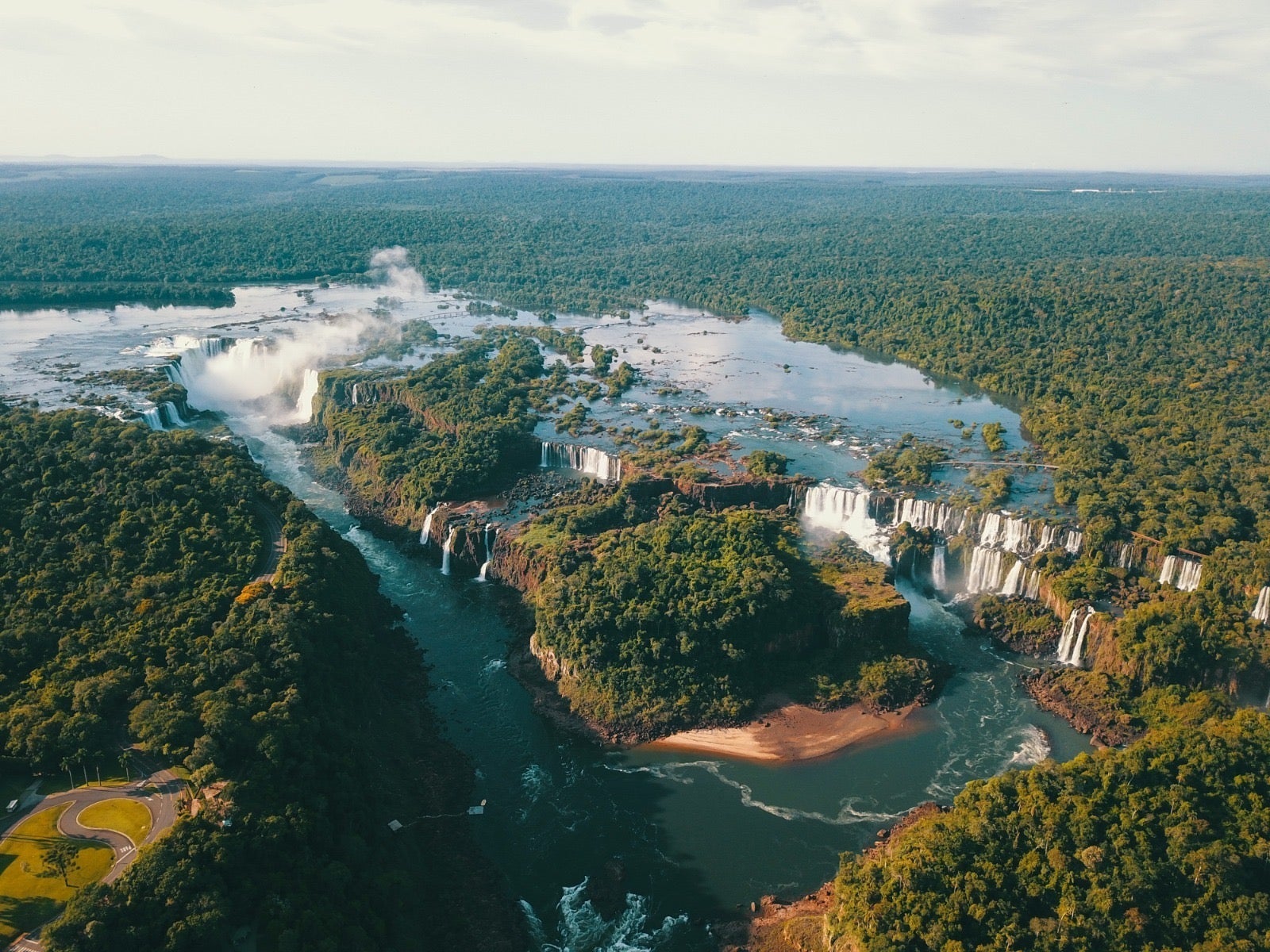 Cataratas do Iguaçu é indicada ao "Oscar do Turismo" 2025 1