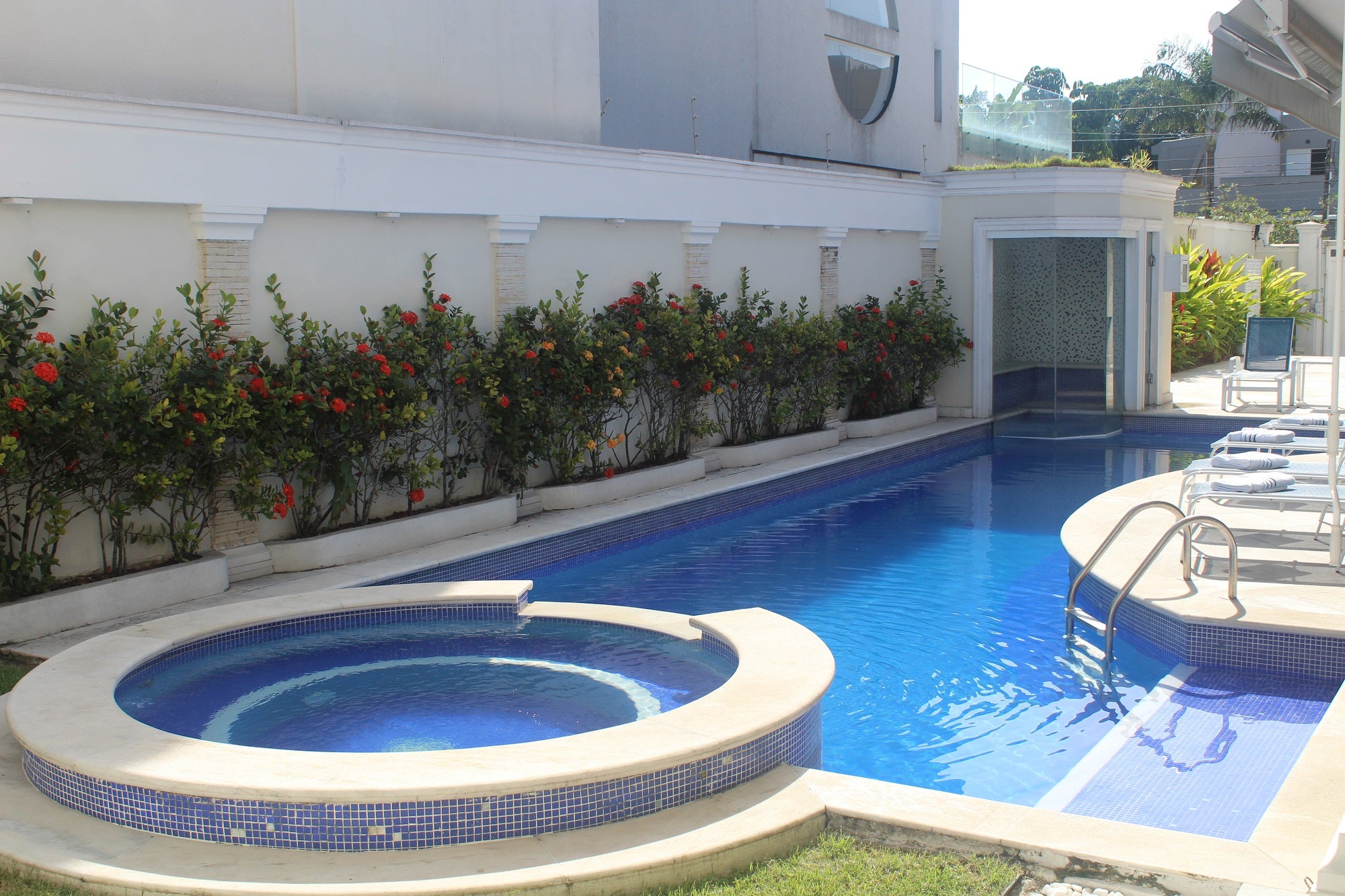 Enseada Premium Suítes tem luxo, conforto e hospitalidade com vista para o mar no Guarujá (SP) 1