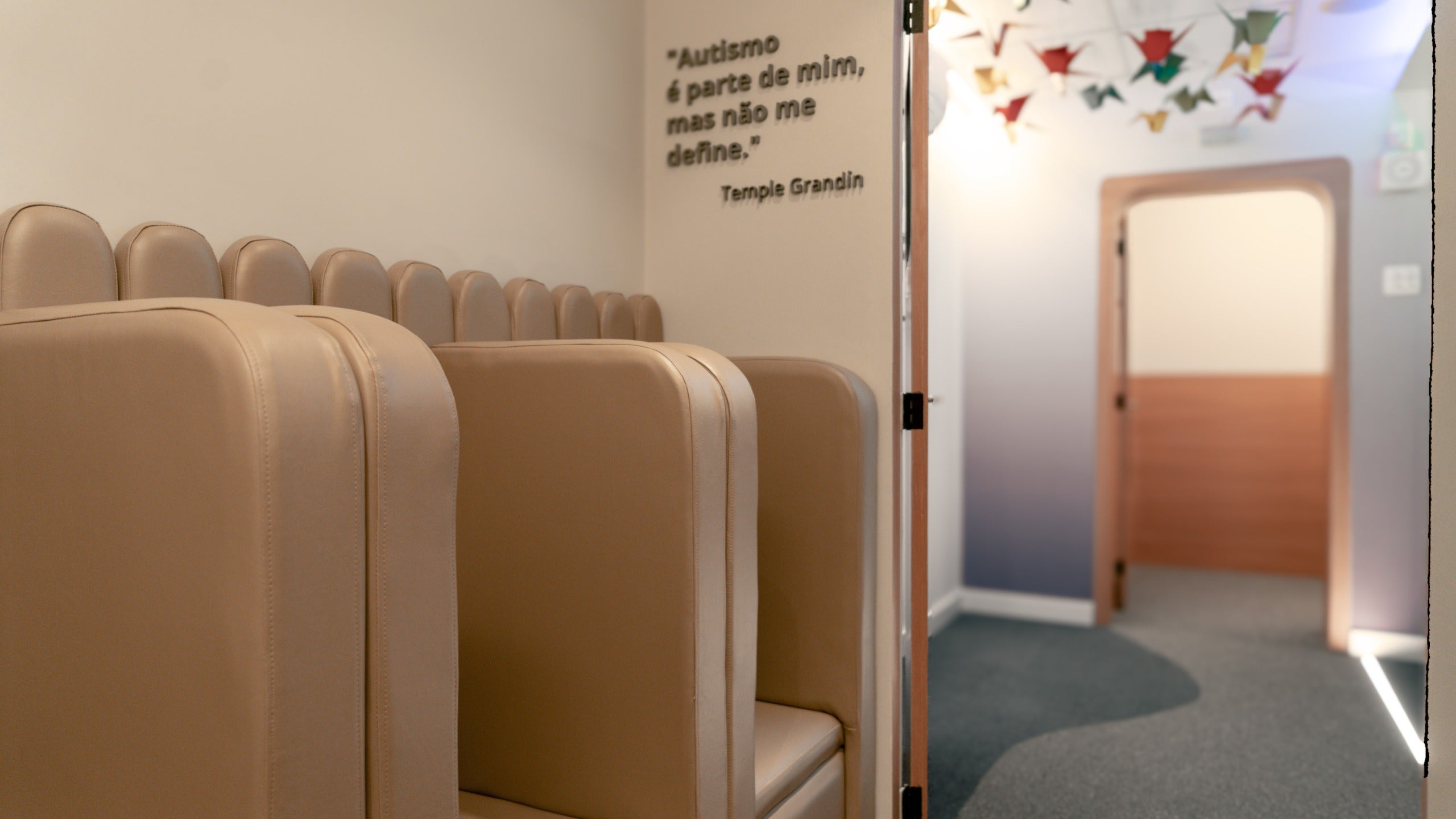 RIOgaleão inaugura sala sensorial para passageiros com Transtorno do Espectro Autista 1