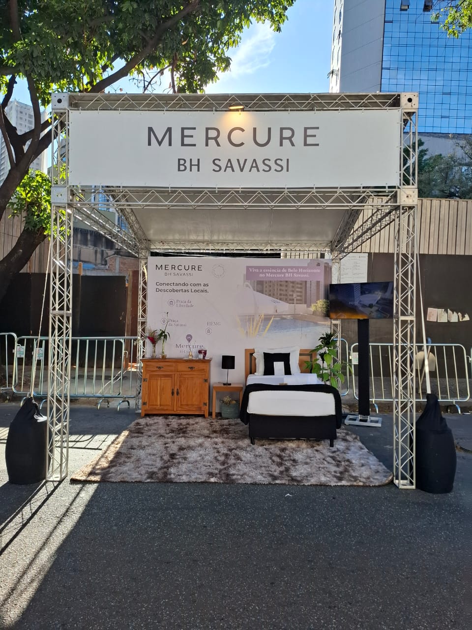 Mercure BH Savassi surpreende no Made in Minas Gerais com quarto montado em plena Praça da Savassi 1