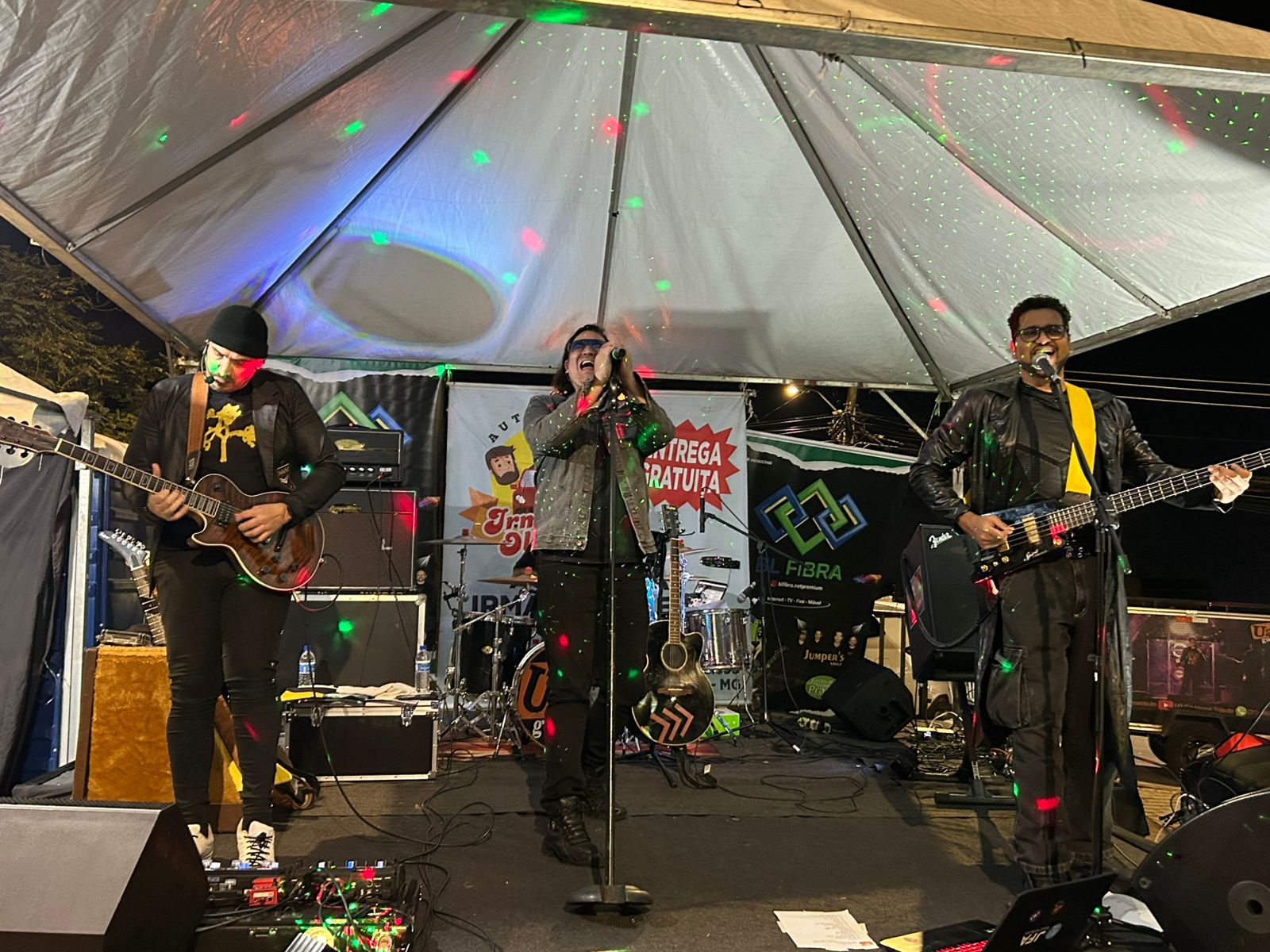 O que fazer no Dia dos Pais em BH? Festival de Rock gratuito agita Heliópolis com música e diversão para toda a família!  1