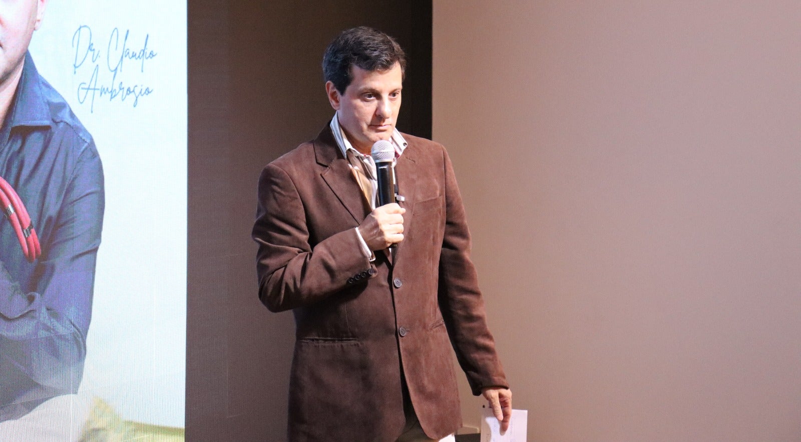 São Paulo recebe evento de emagrecimento saudável com Dr. Cláudio Ambrósio 2 São Paulo recebe evento de emagrecimento saudável com Dr. Cláudio Ambrósio 1