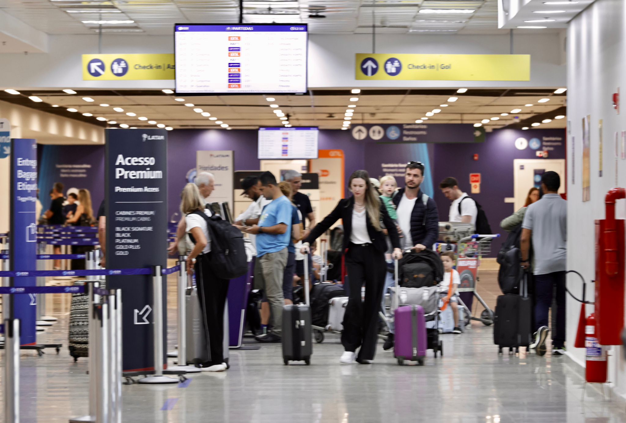 Aeroporto de Foz do Iguaçu espera movimentar 125 mil passageiros durante festas de final de ano 2 Aeroporto de Foz do Iguaçu espera movimentar 125 mil passageiros durante festas de final de ano 1