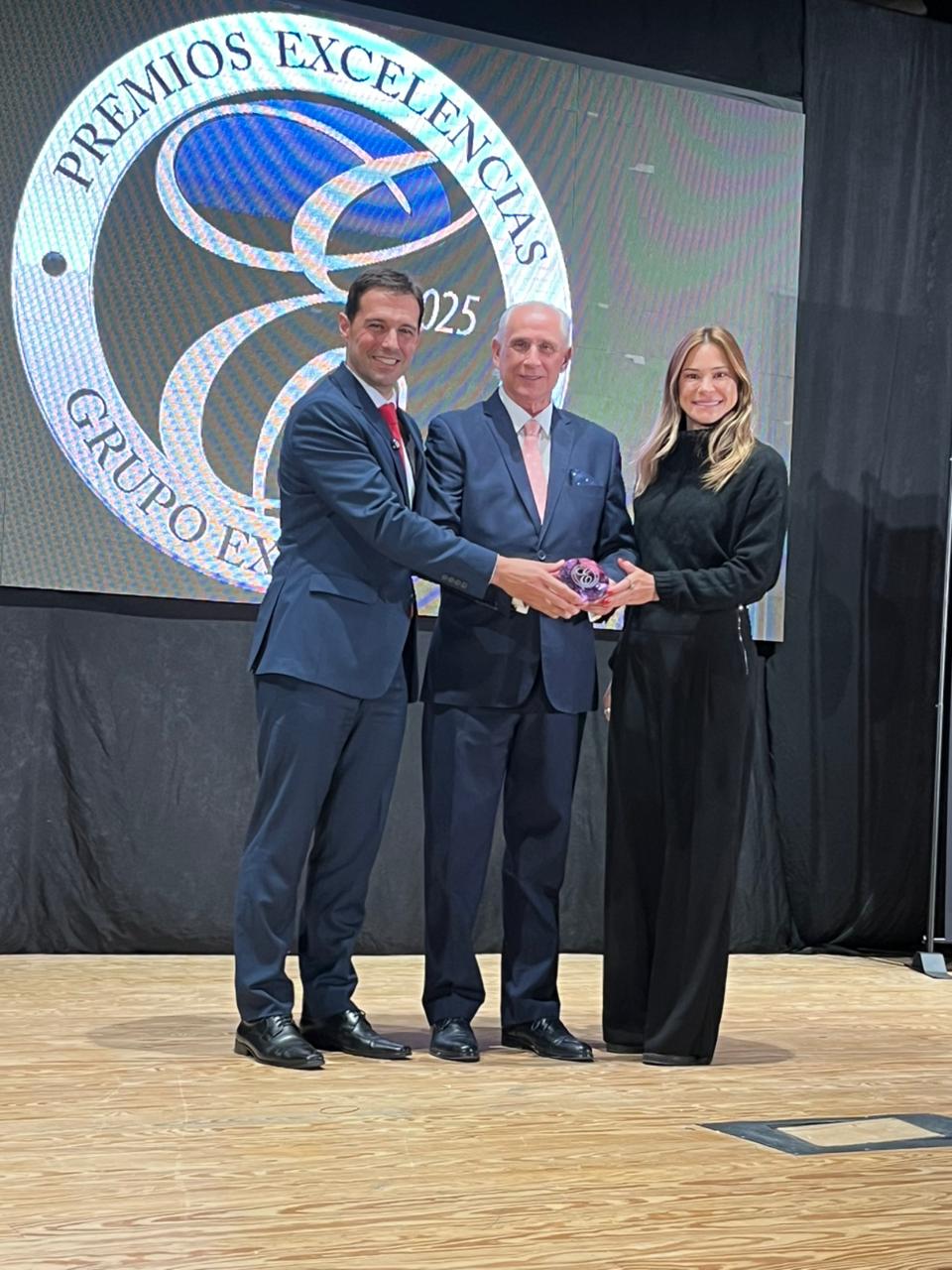 Alagoas recebe Troféu Silvia Zorzanello em Memória durante a Fitur, em Madri 1