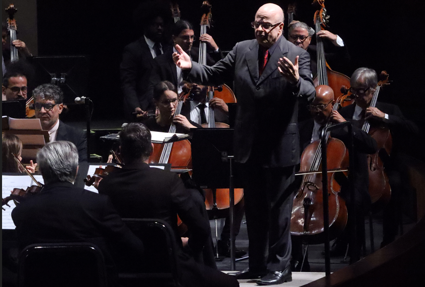 55 anos do Palácio das Artes e 50 anos da Orquestra Sinfônica de Minas Gerais: um ano inteiro de música e celebração 12 55 anos do Palácio das Artes e 50 anos da Orquestra Sinfônica de Minas Gerais: um ano inteiro de música e celebração 11