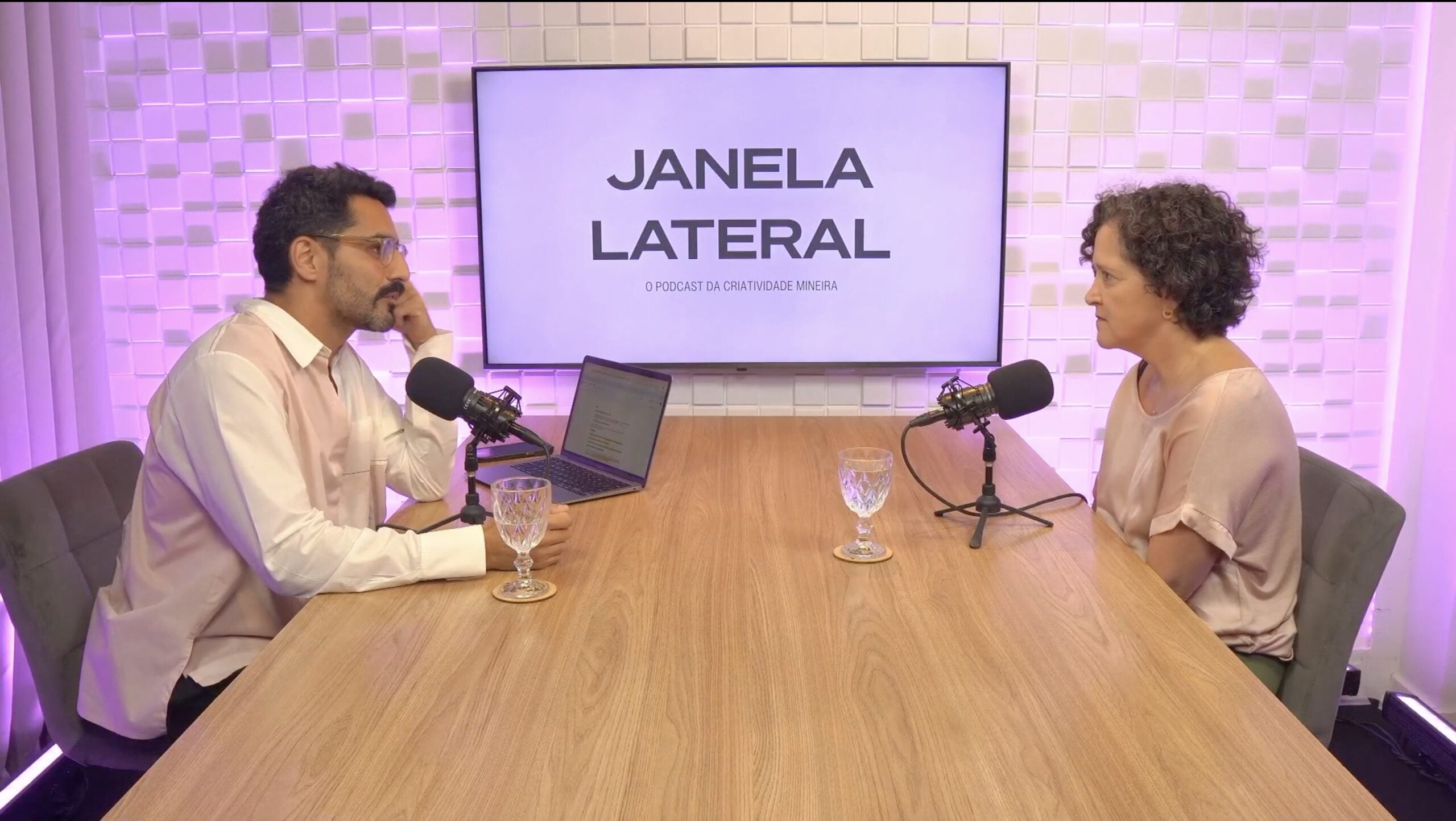 Podcast Janela Lateral estreia 6ª temporada com Carla Madeira 1