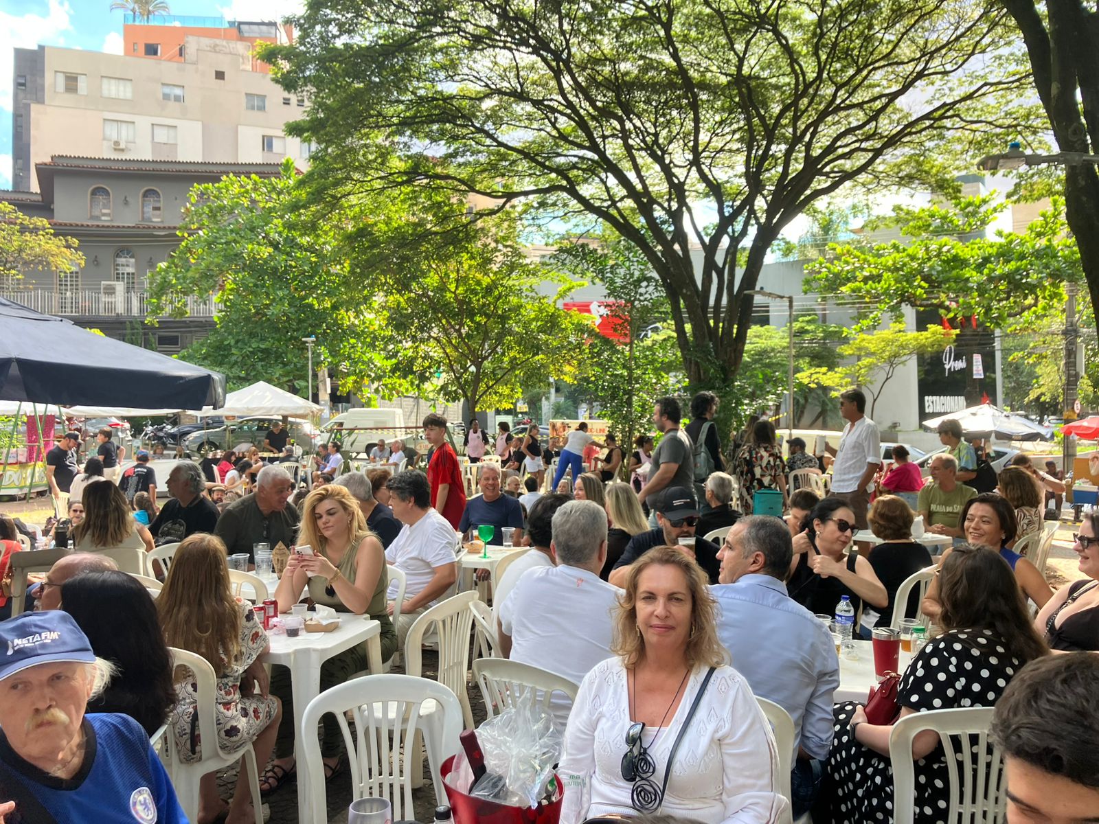 Blues na Praça une gastronomia artesanal e música ao vivo em edição especial na Praça Alasca 1