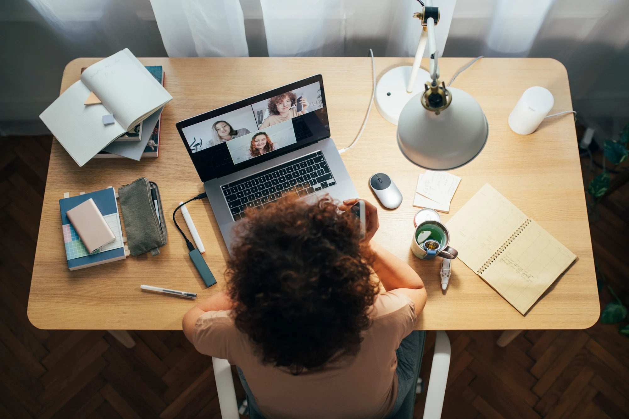 Home Office estando fisicamente nos EUA: quando o trabalho remoto pode se tornar um problema imigratório? 1