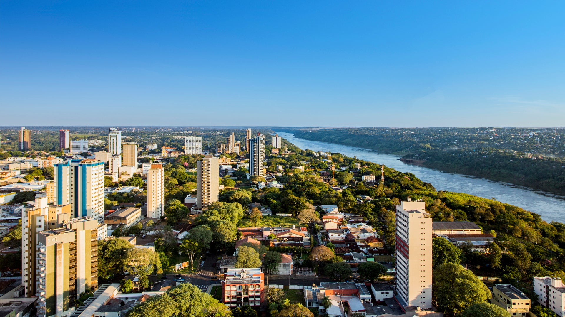 Implantação de indústrias nacionais poderiam impulsionar economia e consolidar Foz como polo de duty frees 2 Implantação de indústrias nacionais poderiam impulsionar economia e consolidar Foz como polo de duty frees 1