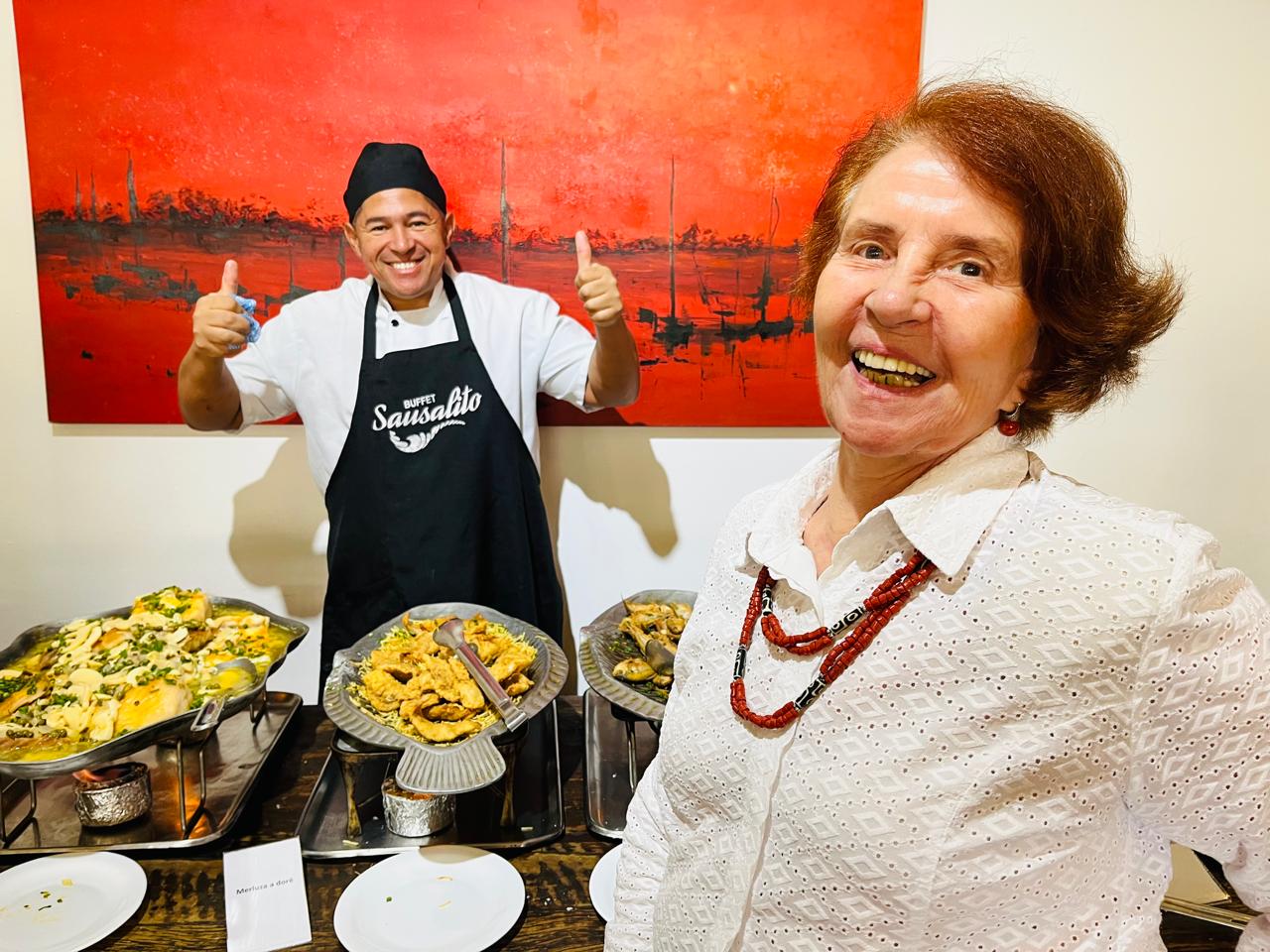 Ambiente agradável, arejado e iluminado Buffet de peixes, novidade que agradou muito, mesa de doces para todos os gostos: Restaurante no interior do Minas II, no Mangabeiras 1