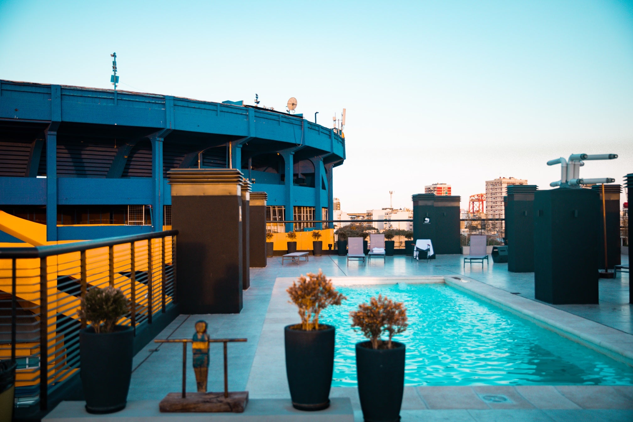 Quando o hotel vira destino: experiências temáticas transformam a hospedagem em parte da viagem 2 Quando o hotel vira destino: experiências temáticas transformam a hospedagem em parte da viagem 1