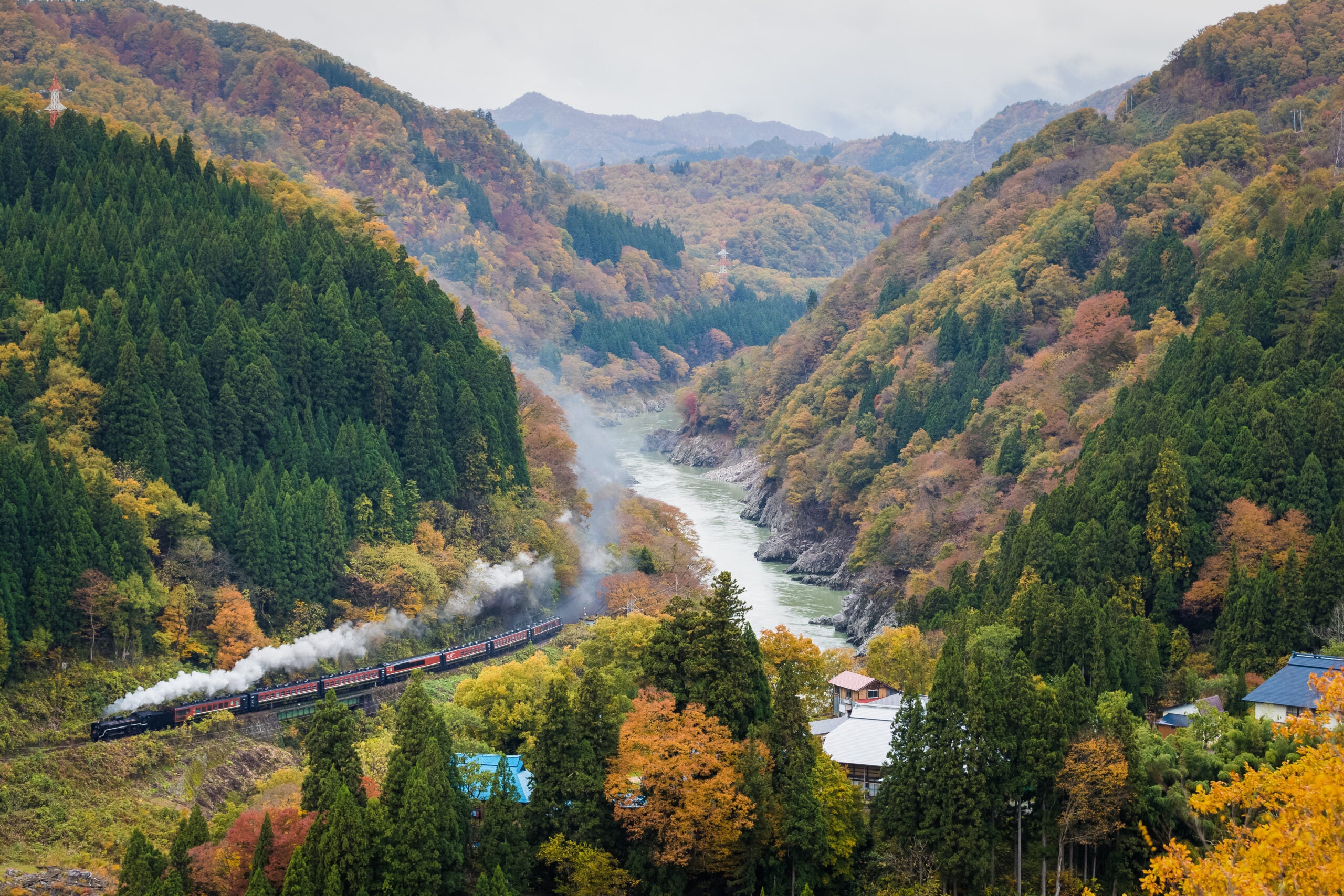 Do moderno trem-bala às clássicas locomotivas de luxo, conheça 7 viagens de trem deslumbrantes no Japão 2 Do moderno trem-bala às clássicas locomotivas de luxo, conheça 7 viagens de trem deslumbrantes no Japão 1