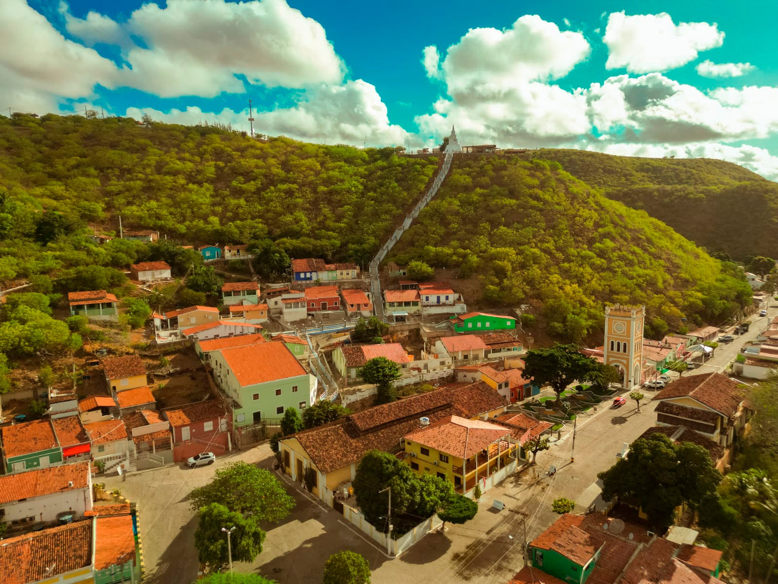 Turismo em Alagoas com vista da cidade histórica de Piranhas