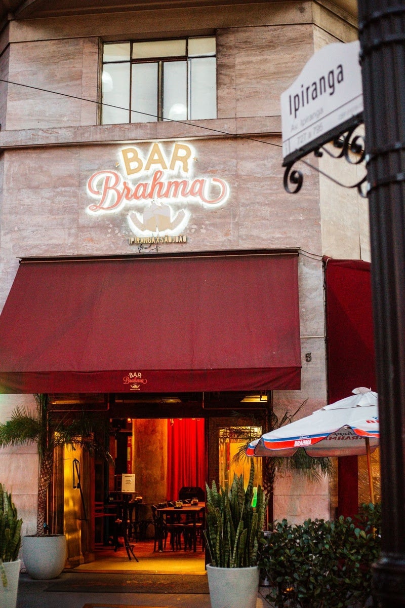 Bar Brahma prepara programação especial para a Copa com open bar, atrações musicais e experiências exclusivas
