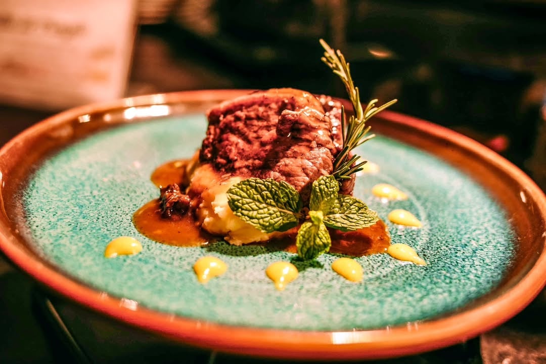 Dia dos Namorados no Le Canton reúne gastronomia, romance e experiências de bem-estar na Serra do Rio de Janeiro 2 Dia dos Namorados no Le Canton reúne gastronomia, romance e experiências de bem-estar na Serra do Rio de Janeiro 1
