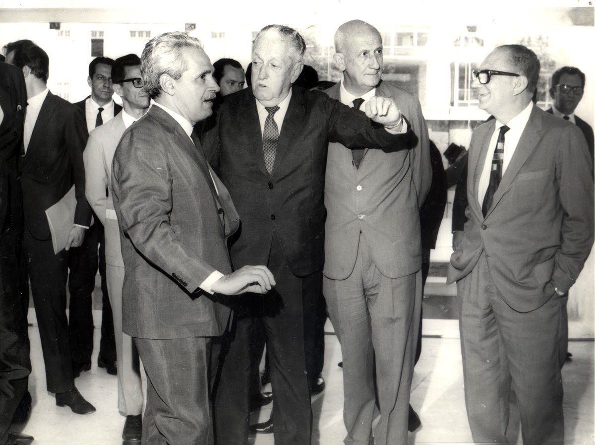 Livro celebra 55 anos do Palácio das Artes 1 Inauguração da Grande Galeria nos 55 anos do Palácio das Artes