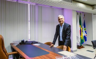 Coronel Sandro reassume em Valadares 