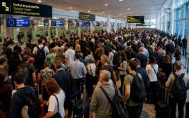 Filas na imigração europeia em controle de fronteira com o sistema EES