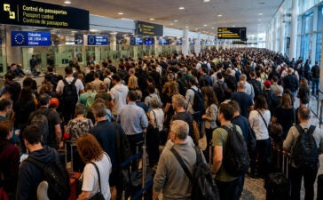 Filas na imigração europeia em controle de fronteira com o sistema EES