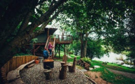 Amigos no By the Wye Glamping, em Hay-on-Wye, na trilha Offa's Dyke Path