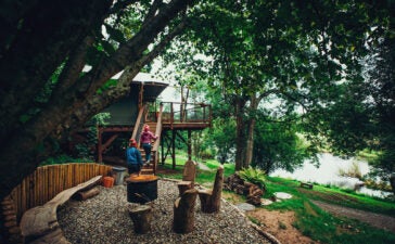 Amigos no By the Wye Glamping, em Hay-on-Wye, na trilha Offa's Dyke Path