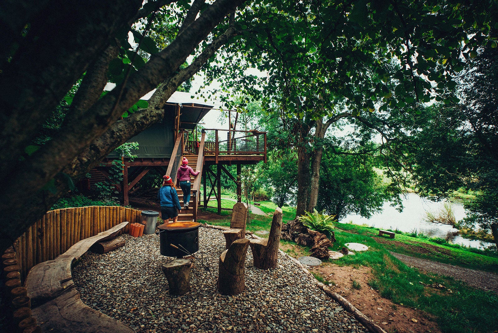 Amigos no By the Wye Glamping, em Hay-on-Wye, na trilha Offa's Dyke Path