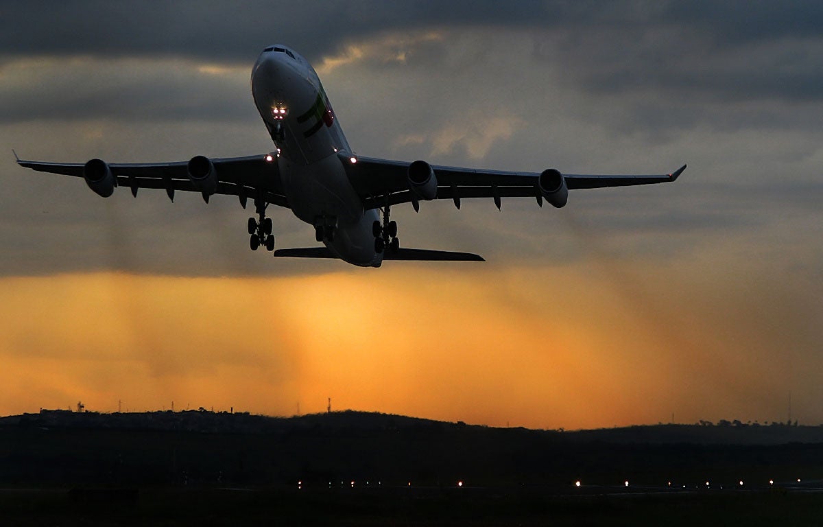 passageiros no BH Airport