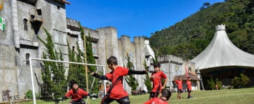 Fla Camp e banda Bad Medicine no feriado no Le Canton