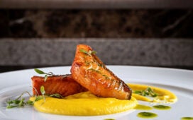 Salmão grelhado com ervas do almoço de Dia dos Pais no Windsor Excelsior