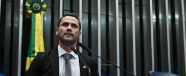 O candidato em quem o próprio partido diz não confiar