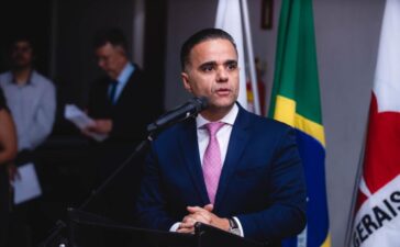 Presidente da OAB-MG participa da Semana Jurídica do UNILAVRAS com palestra sobre advocacia e inteligência artificial