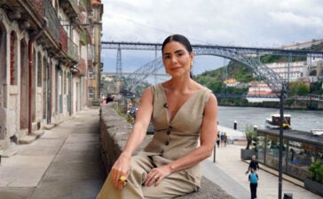 Lígia Vargas durante gravação de Fora do Mapa na cidade do Porto, em Portugal
