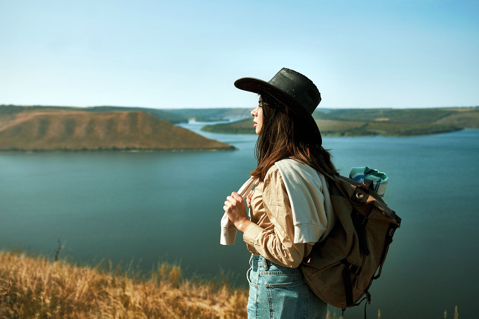 Viajantes conhecem a cultura local em destinos alternativos menos movimentados