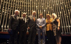 Dirigentes da Abrajet e autoridades durante solenidade da Abrajet no Senado Federal