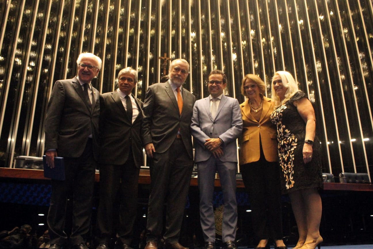 Dirigentes da Abrajet e autoridades durante solenidade da Abrajet no Senado Federal