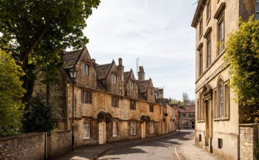 Da Magia à Sedução: cidade de Corsham, em Wiltshire, ligada aos cenários ingleses do filme