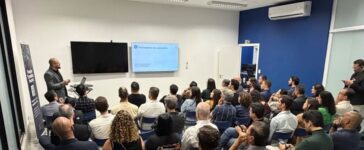 Público acompanha apresentação da Pesquisa Evangélica Nacional 2026 em uma sala