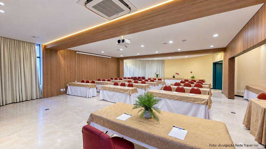 Sala Paulista modernizada no Premium Flats Paulista Wall Street