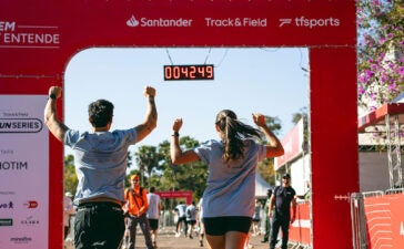 Corredores participam de prova do Santander Track&Field Run Series