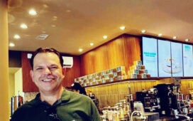 Leo Perez no Starbucks Savassi em meio à chegada de novos empreendimentos na Savassi